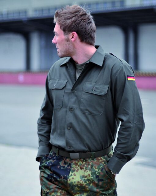 Abbildung: Bundeswehr Feldhemd Original oliv langarm
